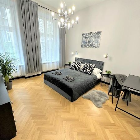Luxury 100M2 Loft Design-Apartment At Wawel + Netflix Cracóvia Exterior foto