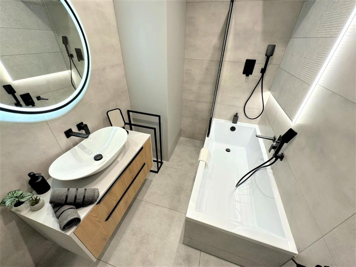 Luxury 100M2 Loft Design-Apartment At Wawel + Netflix Cracóvia Exterior foto