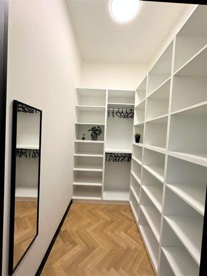 Luxury 100M2 Loft Design-Apartment At Wawel + Netflix Cracóvia Exterior foto